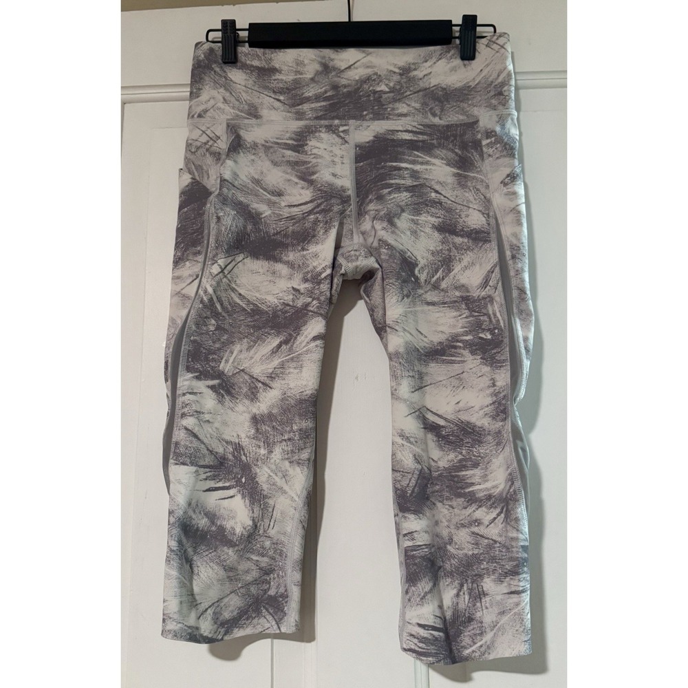 Lululemon Speed Track Crop Leggings Size 10 Gray‎ Abstract Mesh Pockets